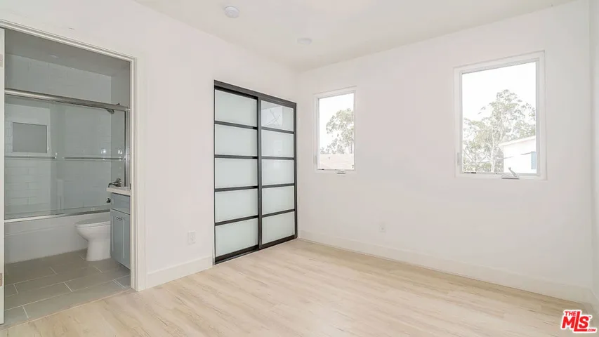 2211 6th Avenue 1/2, Los Angeles, California 90018