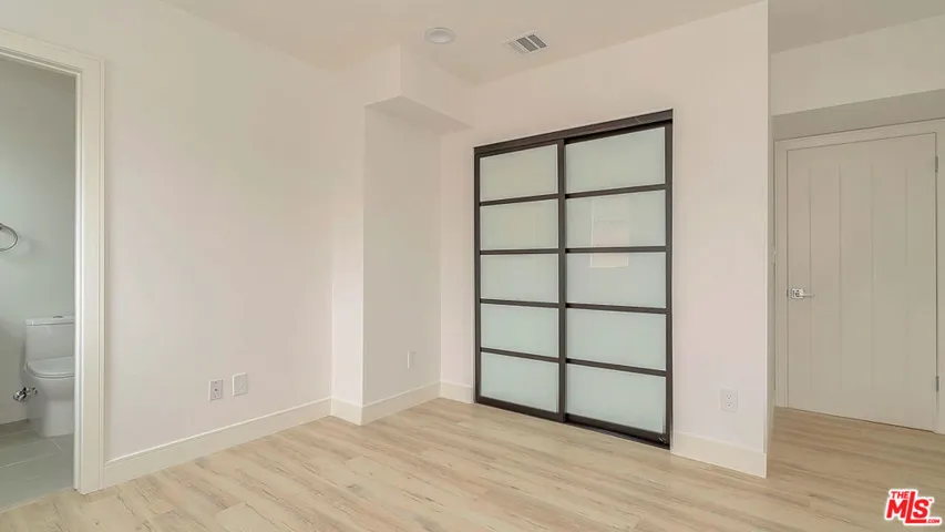 2211 6th Avenue 1/2, Los Angeles, California 90018