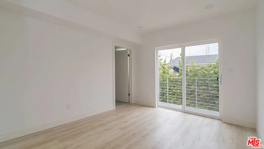2211 6th Avenue 1/2, Los Angeles, California 90018