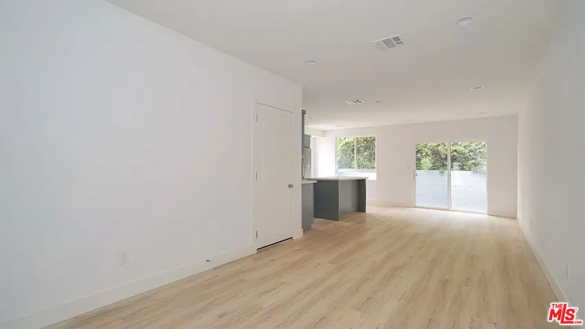 2211 6th Avenue 1/2, Los Angeles, California 90018
