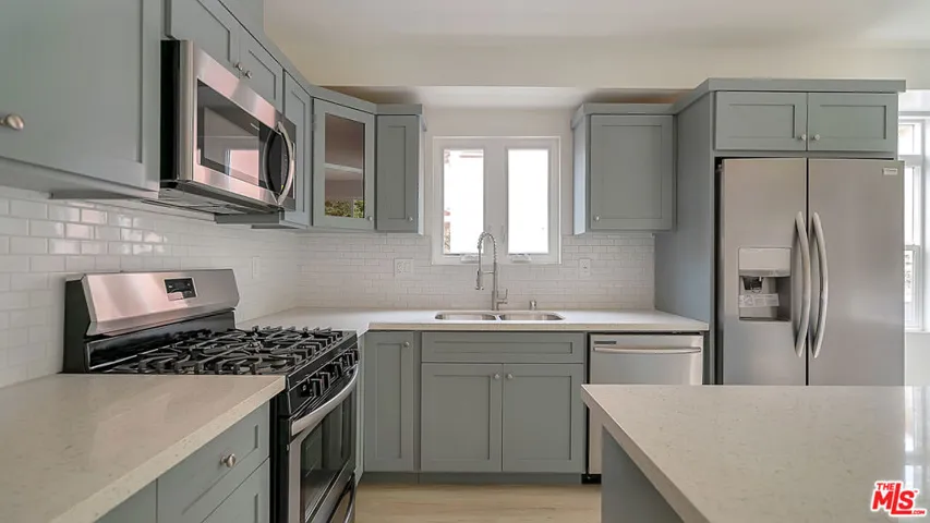 2211 6th Avenue 1/2, Los Angeles, California 90018