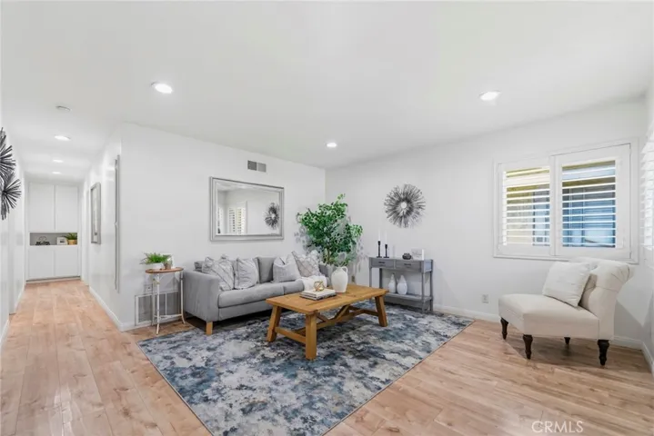Living Room & Hallway to Bedrooms