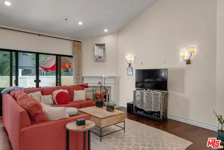 1722 Malcolm Avenue 304, Los Angeles, California 90024