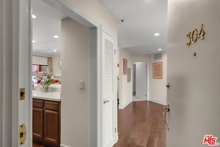 1722 Malcolm Avenue 304, Los Angeles, California 90024