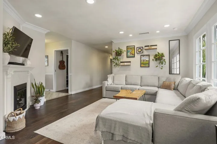 23-web-or-mls-SeaoroStudios-630Redwood01