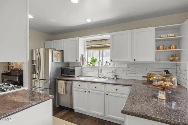 28-web-or-mls-SeaoroStudios-630Redwood08