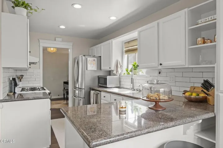 29-web-or-mls-SeaoroStudios-630Redwood07