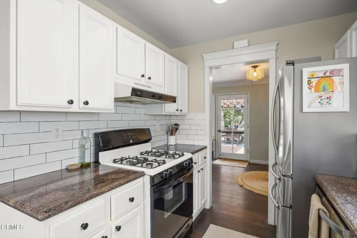 31-web-or-mls-SeaoroStudios-630Redwood09