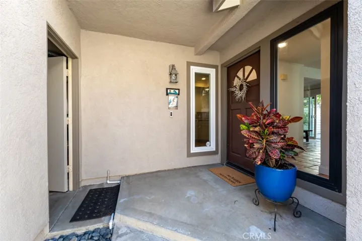 Private entry way with direct access to 2-car garage
