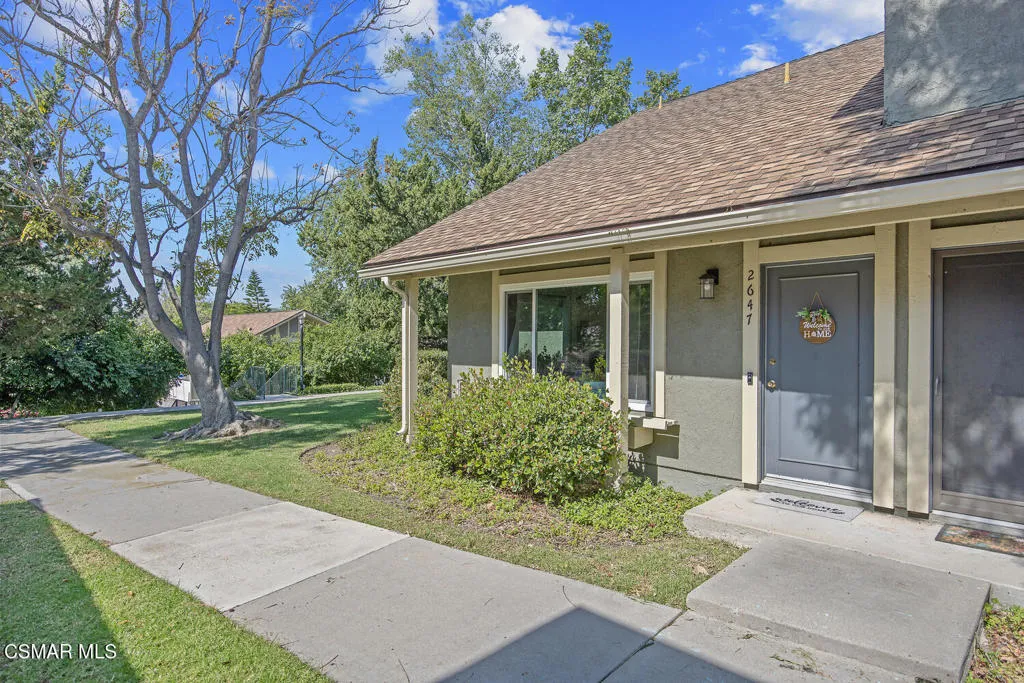 2647 La Paloma Cir Thousand-large-001-01