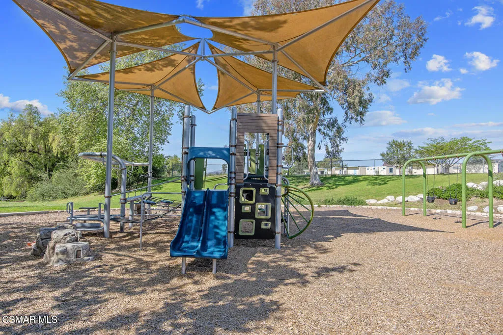2647 La Paloma Cir Thousand-large-029-01