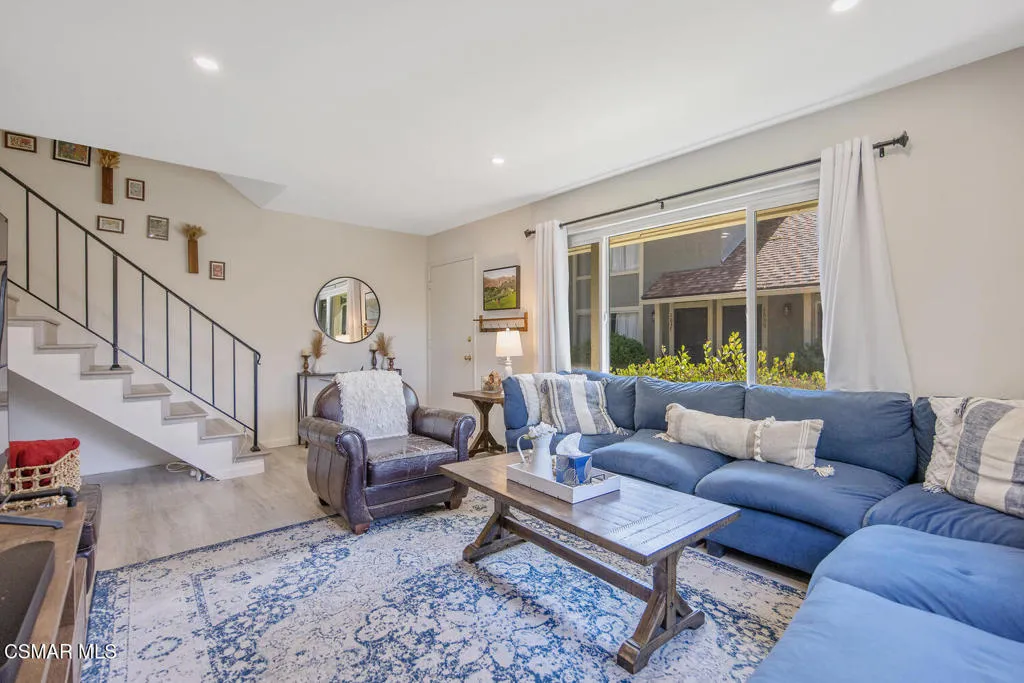 2647 La Paloma Cir Thousand-large-007-00