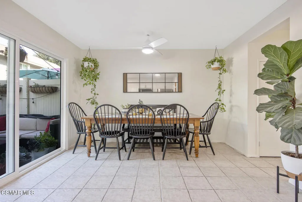 2647 La Paloma Cir Thousand-large-012-01