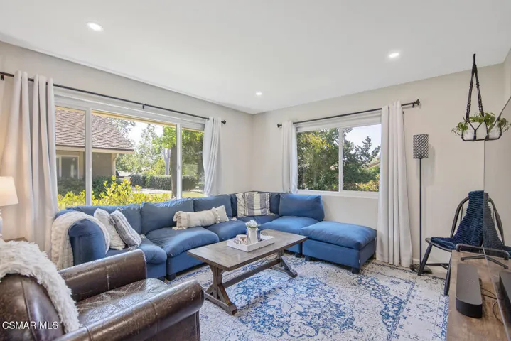 2647 La Paloma Cir Thousand-large-006-00