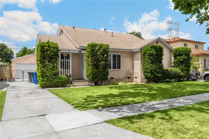 6149 Blackthorne, Lakewood, California 90712