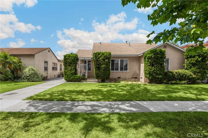 6149 Blackthorne, Lakewood, California 90712
