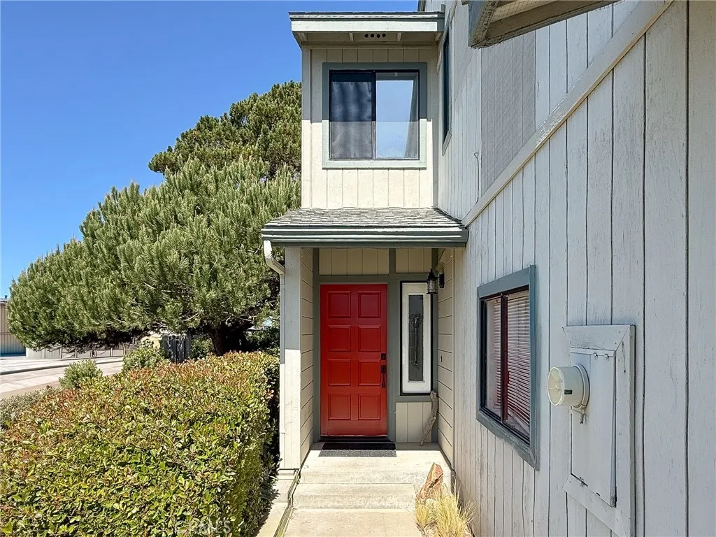 Two bedrooms and two bathrooms with partial ocean views upstairs.