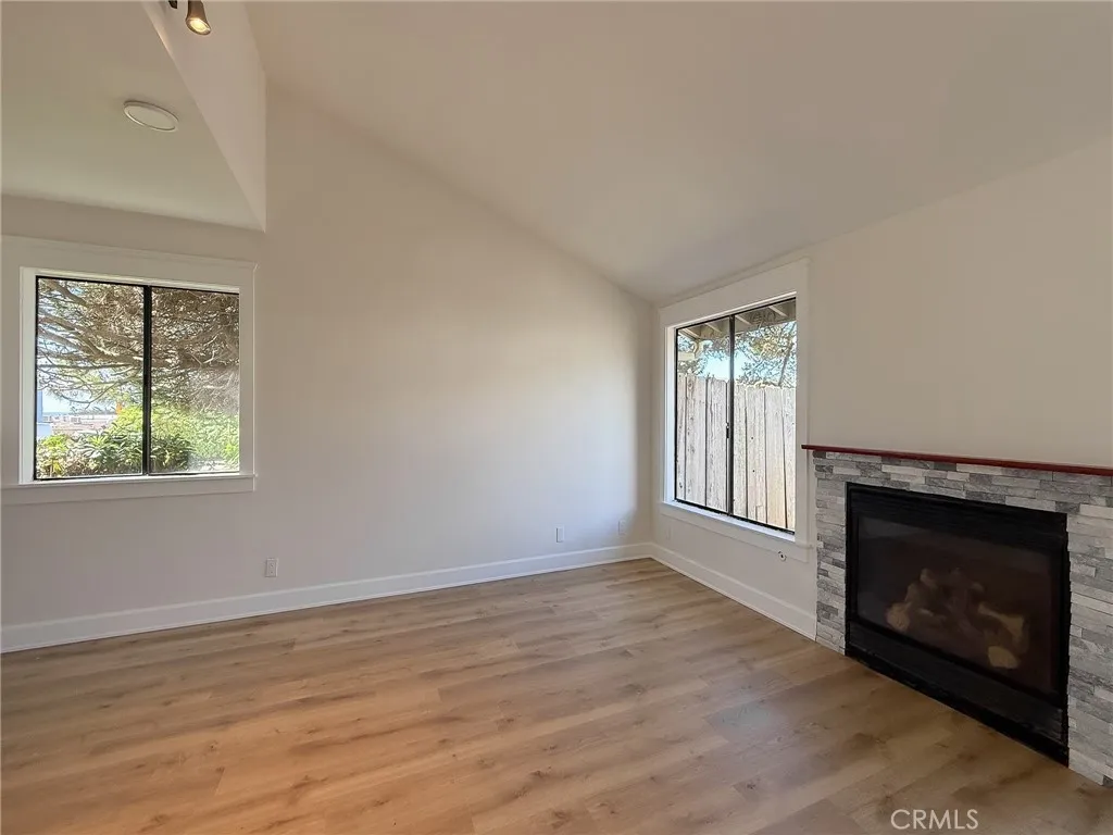 Insert Fireplace for those chilly nights.