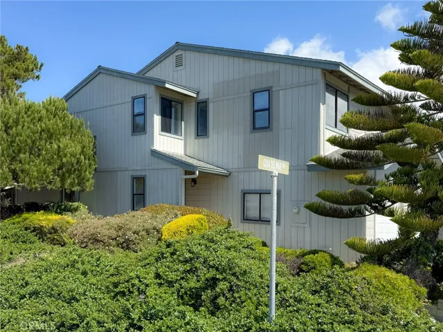 Enjoy coastal living at the southern gateway to Big Sur, with hiking, biking, surfing, fishing, and dining just moments away.