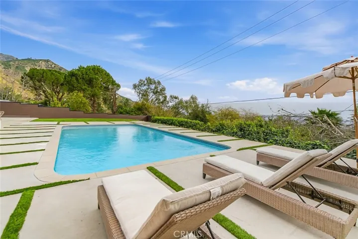 1764 E Loma Alta, Altadena, California 91001