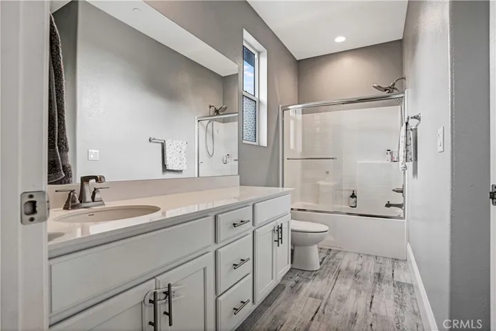 Guest Bath 1