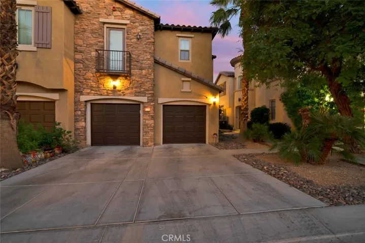 2 car garage (street view)