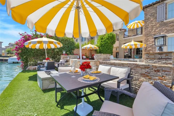 lakefront dining area