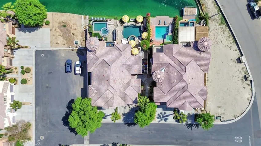 birds eye full view
