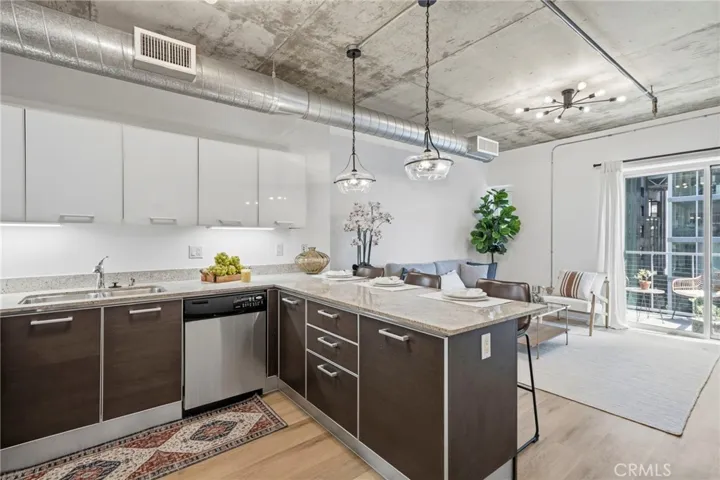 645 W 9th St #424, Los Angeles, California 90015