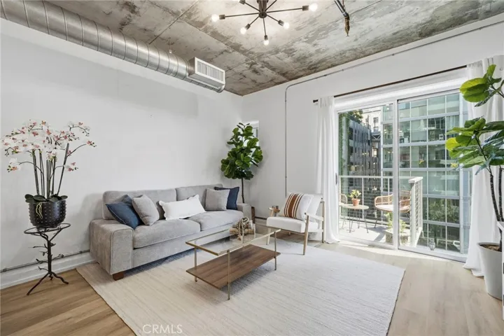 645 W 9th St #424, Los Angeles, California 90015