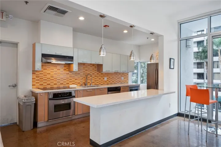 645 W 9th St #424, Los Angeles, California 90015