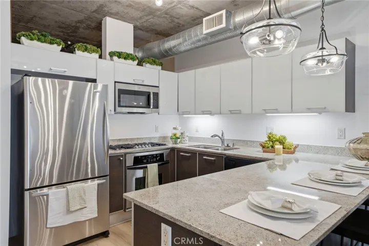 645 W 9th St #424, Los Angeles, California 90015