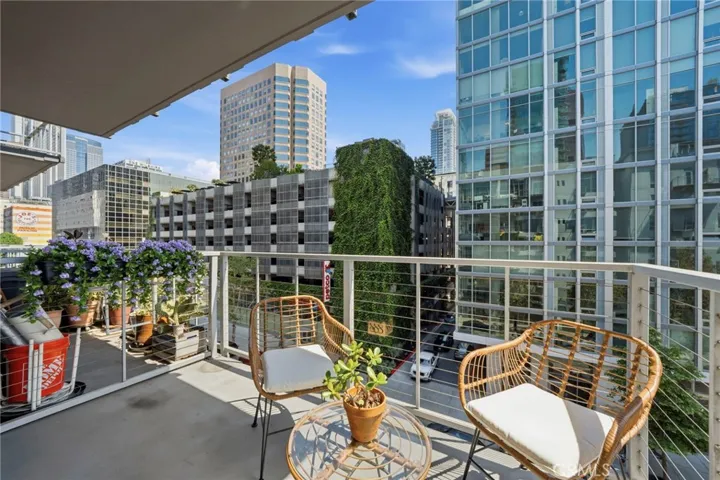645 W 9th St #424, Los Angeles, California 90015