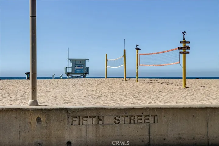 Steps from the 5th st courts