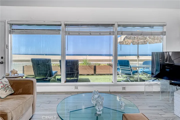 2 bed/1.5 ba, Appx. 1300 sf