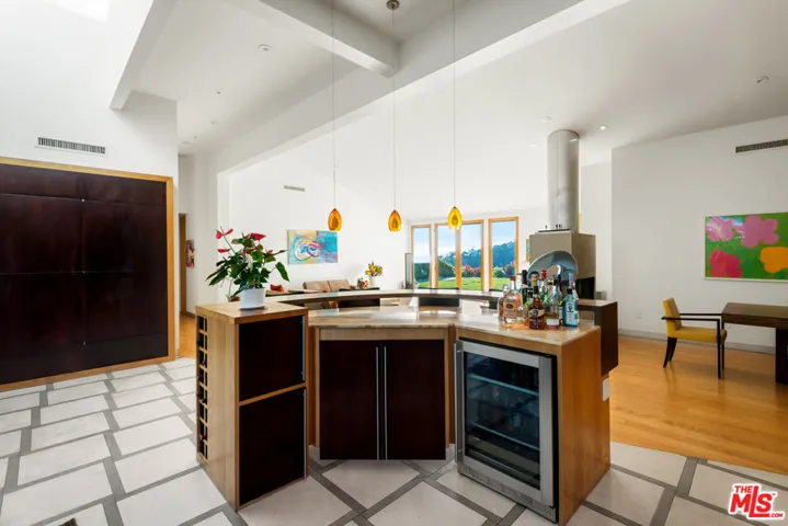 817 Enchanted Way, Pacific Palisades, California 90272