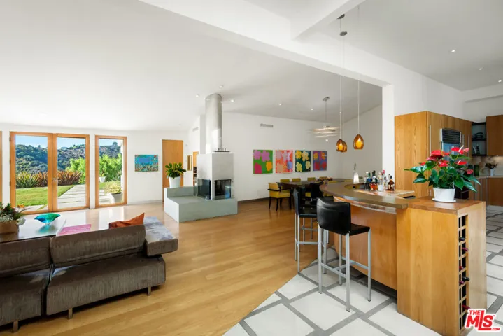 817 Enchanted Way, Pacific Palisades, California 90272