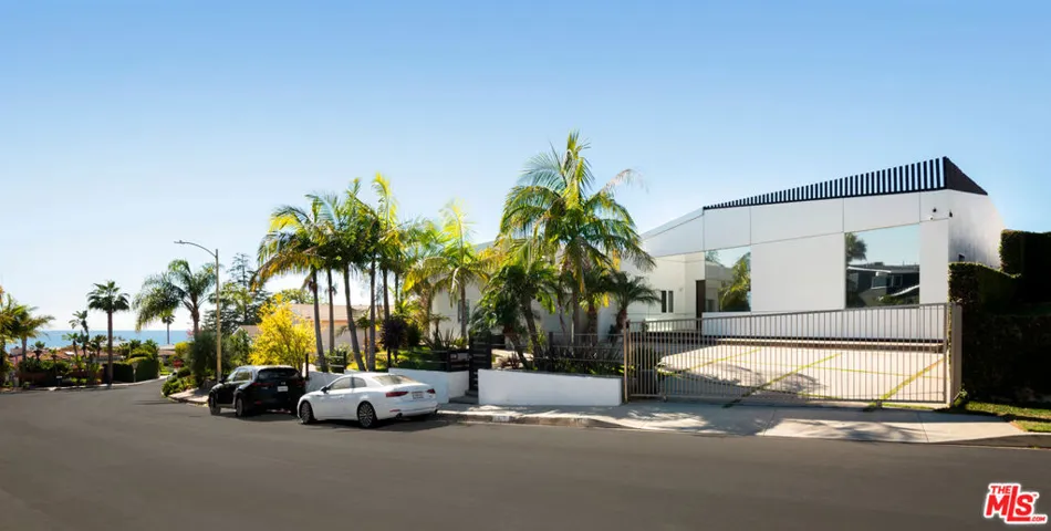 817 Enchanted Way, Pacific Palisades, California 90272