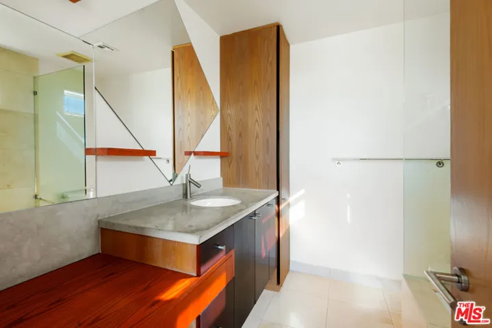 817 Enchanted Way, Pacific Palisades, California 90272