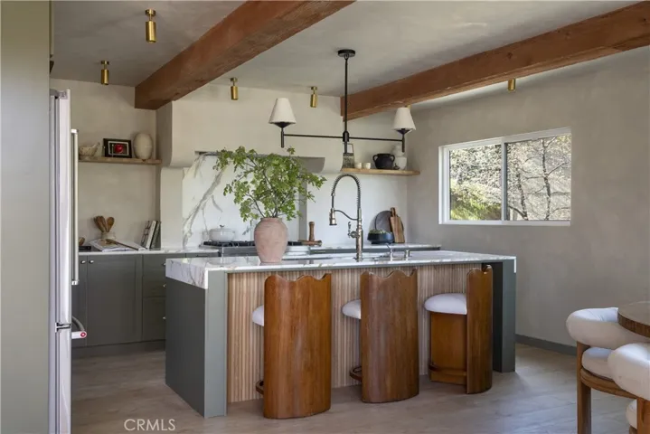27463 Alpen, Lake Arrowhead, California 92352