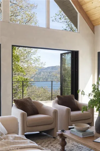 27463 Alpen, Lake Arrowhead, California 92352
