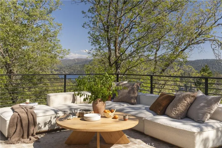 27463 Alpen, Lake Arrowhead, California 92352