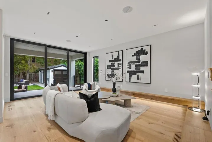 618 Tennyson Avenue, Palo Alto, California 94301