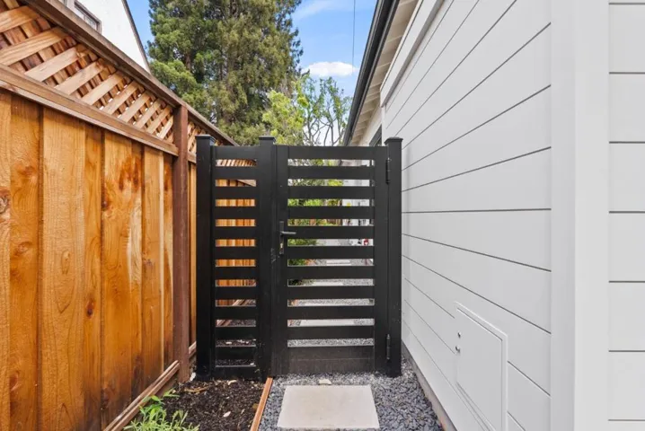 618 Tennyson Avenue, Palo Alto, California 94301