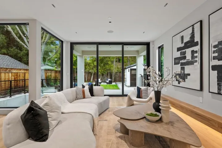 618 Tennyson Avenue, Palo Alto, California 94301
