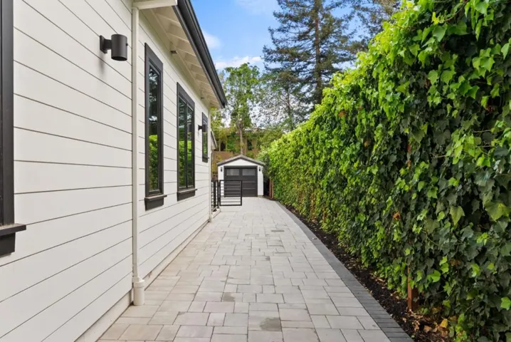 618 Tennyson Avenue, Palo Alto, California 94301