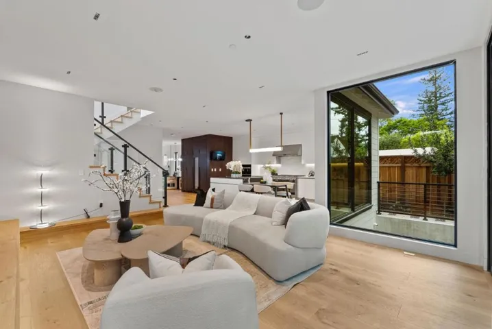 618 Tennyson Avenue, Palo Alto, California 94301