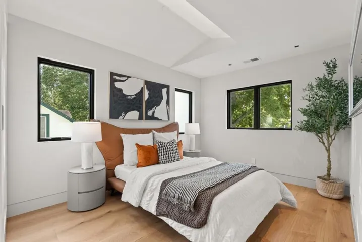 618 Tennyson Avenue, Palo Alto, California 94301