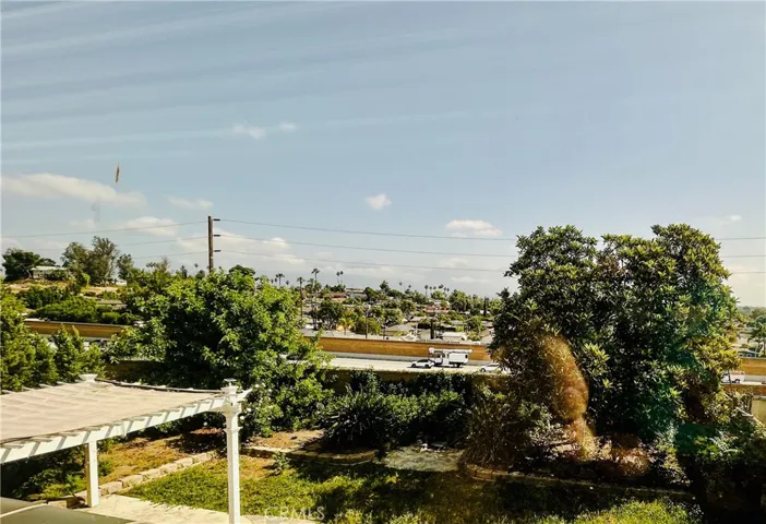 10 Bluff Point Court, Phillips Ranch, California 91766