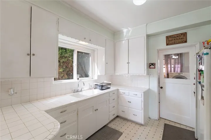 3711 Lemon, Long Beach, California 90807